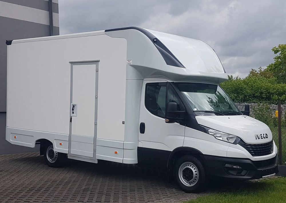 Iveco DAILY KONTENER NISKOPODŁOGOWY 4,43x2,23x2,42 SKLEP FOODTRUCK BAR KLIMA KONIOWÓZ KAMPER - شاحنة مغلقة الصندوق: صورة 1 Iveco DAILY KONTENER NISKOPODŁOGOWY 4,43x2,23x2,42 SKLEP FOODTRUCK BAR KLIMA KONIOWÓZ KAMPER - شاحنة مغلقة الصندوق: صورة 1