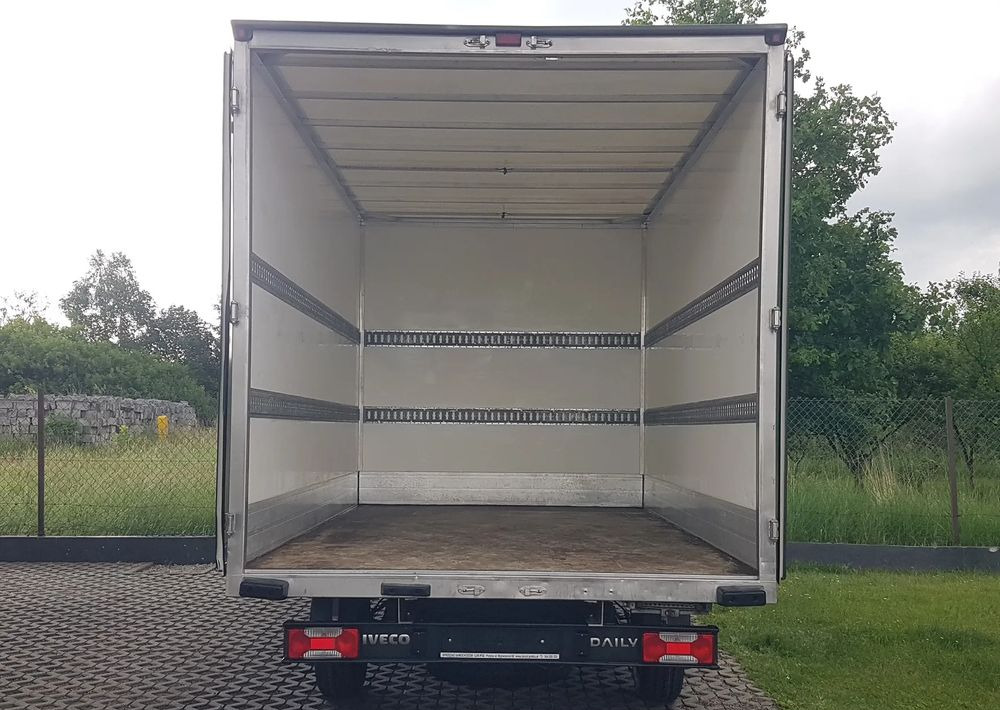 Iveco Daily 8EP KONTENER 4,14x2,21x2,20 KLIMA MANUAL KRAJOWY DMC 3500KG - شاحنة مغلقة الصندوق: صورة 5 Iveco Daily 8EP KONTENER 4,14x2,21x2,20 KLIMA MANUAL KRAJOWY DMC 3500KG - شاحنة مغلقة الصندوق: صورة 5