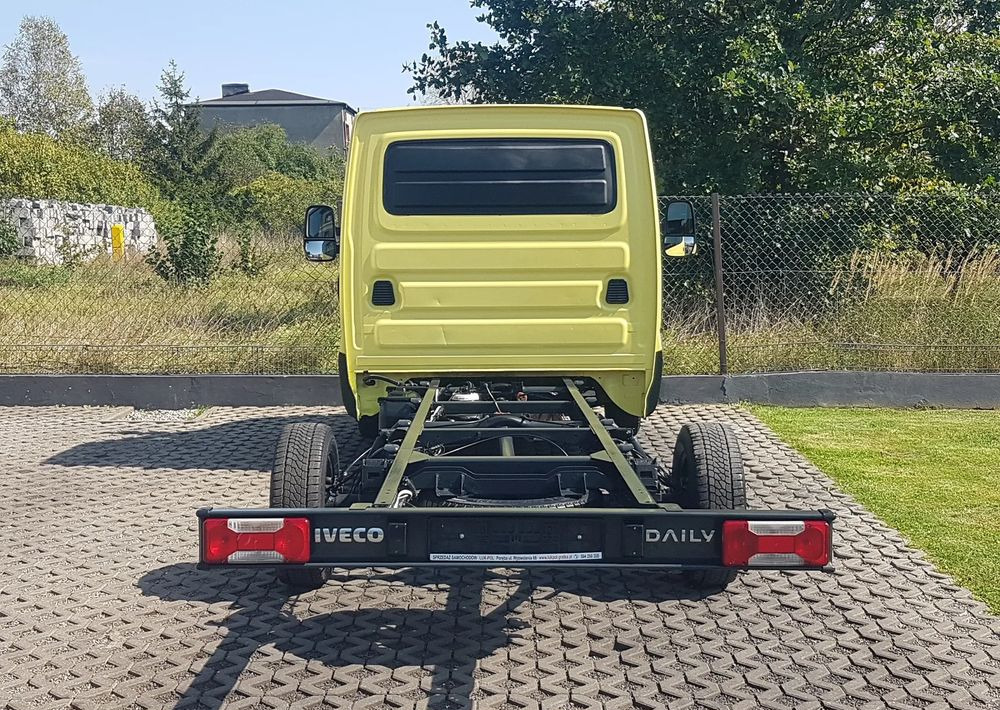 Iveco Daily PODWOZIE RAMA DO ZABUDOWY WIDELEC KLIMA 35S13 DMC 3500 KG KRAJOWY - شاحنة هيكل كابينة: صورة 5 Iveco Daily PODWOZIE RAMA DO ZABUDOWY WIDELEC KLIMA 35S13 DMC 3500 KG KRAJOWY - شاحنة هيكل كابينة: صورة 5