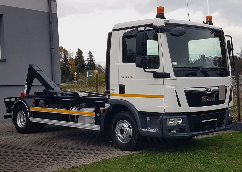 MAN TGL 12.220 HAKOWIEC 4x2 KLIMA HAKOWIEC DO KONTENERÓW - شاحنة ذات خطاف: صورة 5 MAN TGL 12.220 HAKOWIEC 4x2 KLIMA HAKOWIEC DO KONTENERÓW - شاحنة ذات خطاف: صورة 5