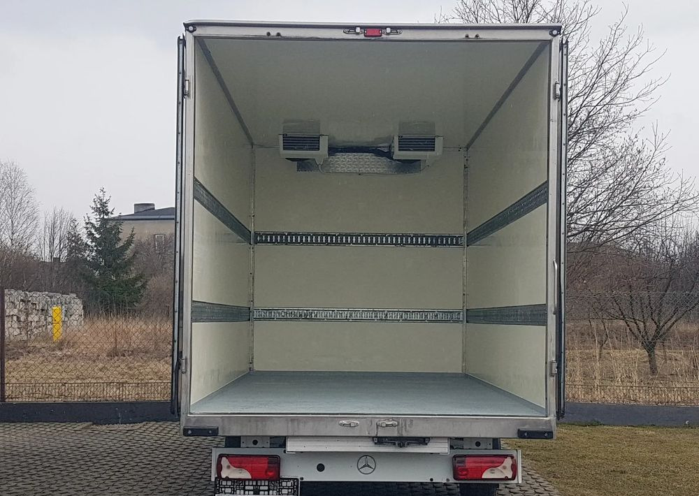Mercedes-Benz Sprinter CHŁODNIA 8EP IZOTERMA AGREGAT ZANOTTI 4,12x2,15x2,30 KLIMA 314CDI - شاحنة مُبرّدة للتوصيل: صورة 5 Mercedes-Benz Sprinter CHŁODNIA 8EP IZOTERMA AGREGAT ZANOTTI 4,12x2,15x2,30 KLIMA 314CDI - شاحنة مُبرّدة للتوصيل: صورة 5