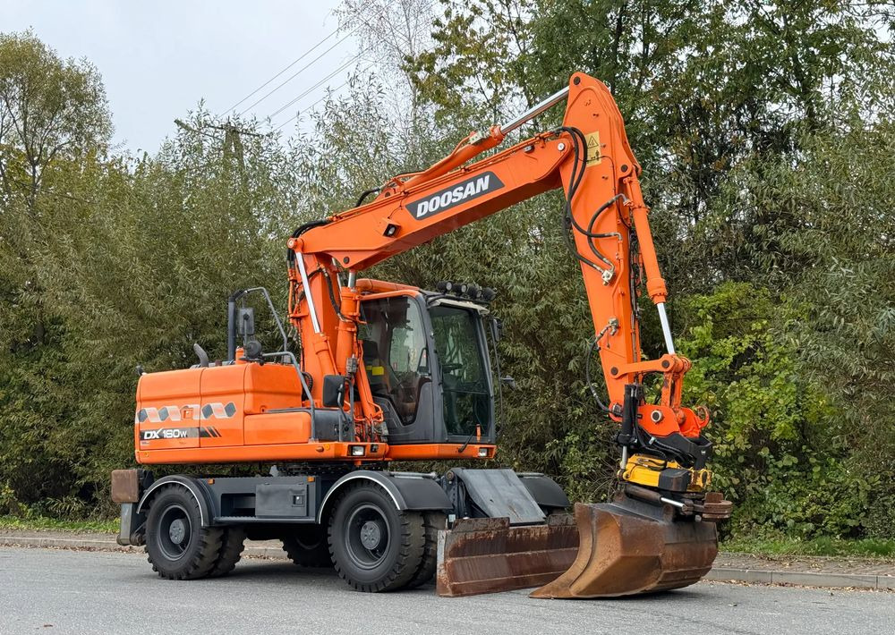 Doosan * DOOSAN DX160W *ROTOTILT* GPS 2D Leica * Sprowadzona * Stan Perfekcyjny * Koparka Kołowa * - حفارة دولاب: صورة 2 Doosan * DOOSAN DX160W *ROTOTILT* GPS 2D Leica * Sprowadzona * Stan Perfekcyjny * Koparka Kołowa * - حفارة دولاب: صورة 2