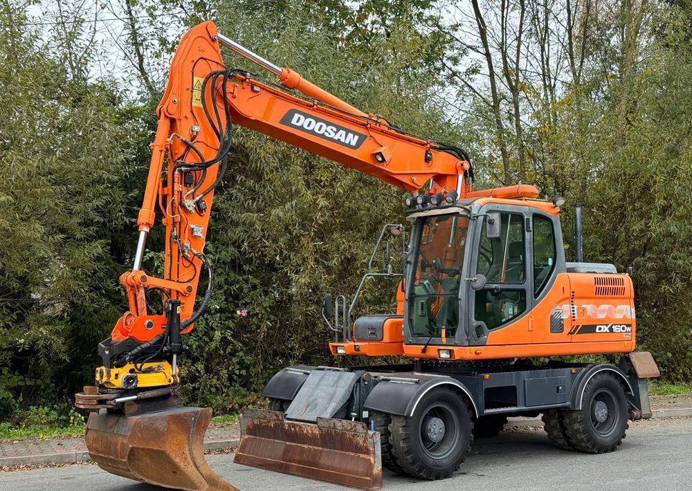 Doosan * DOOSAN DX160W *ROTOTILT* GPS 2D Leica * Sprowadzona * Stan Perfekcyjny * Koparka Kołowa * - حفارة دولاب: صورة 1 Doosan * DOOSAN DX160W *ROTOTILT* GPS 2D Leica * Sprowadzona * Stan Perfekcyjny * Koparka Kołowa * - حفارة دولاب: صورة 1