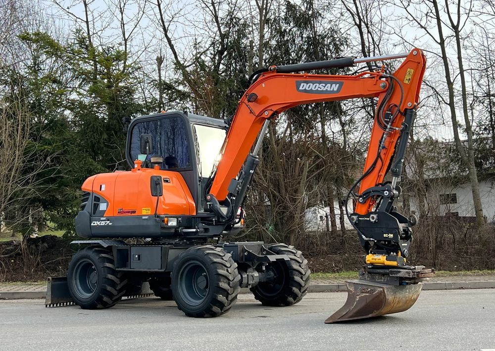 Doosan DOOSAN DX57W *ROTOTILT* 2200 Motogodzin * Jak Nowa * Sprowadzona * Stan Perfekcyjny - حفارة دولاب: صورة 2 Doosan DOOSAN DX57W *ROTOTILT* 2200 Motogodzin * Jak Nowa * Sprowadzona * Stan Perfekcyjny - حفارة دولاب: صورة 2