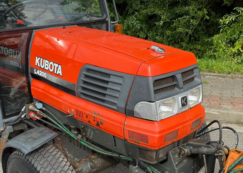 Kubota * Traktor KUBOTA L4200 * 4x4 * Pług Piaskarka * Wałek Przód Tył * Sprowadzony* Zimowe Utrzymanie - جرار: صورة 5 Kubota * Traktor KUBOTA L4200 * 4x4 * Pług Piaskarka * Wałek Przód Tył * Sprowadzony* Zimowe Utrzymanie - جرار: صورة 5