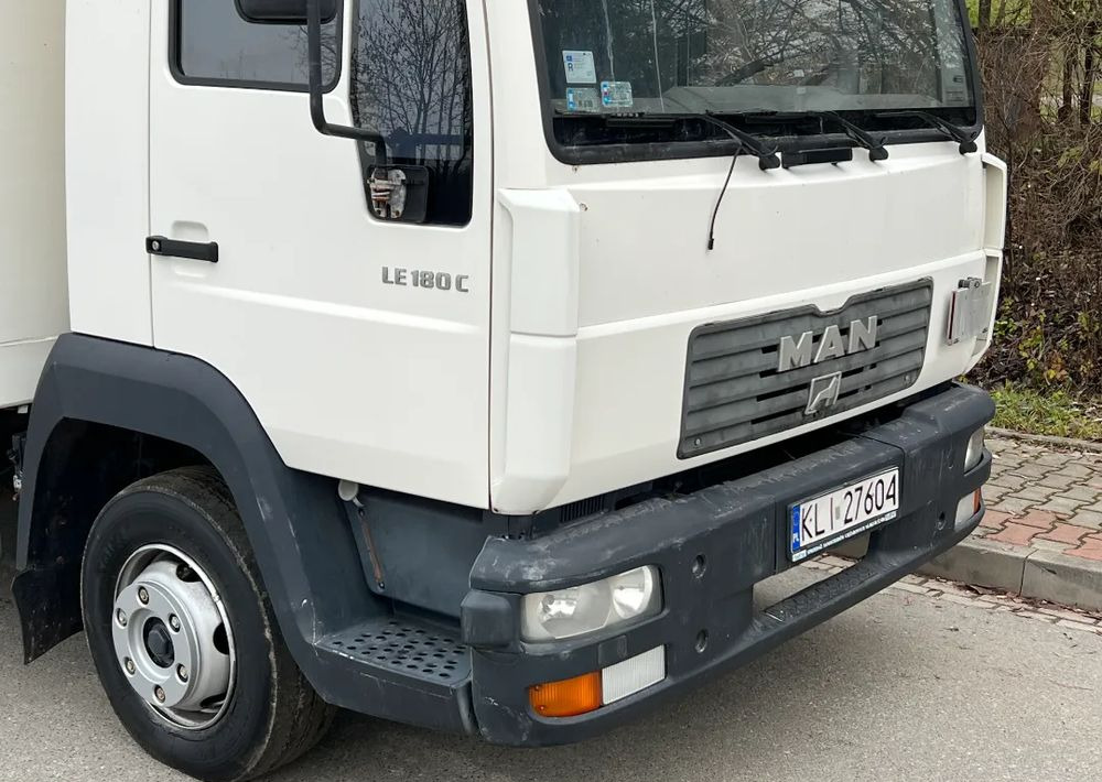 MAN MAN 8-180 KONTENER WINDA ZAŁADOWCZA - شاحنة مقفلة: صورة 3 MAN MAN 8-180 KONTENER WINDA ZAŁADOWCZA - شاحنة مقفلة: صورة 3