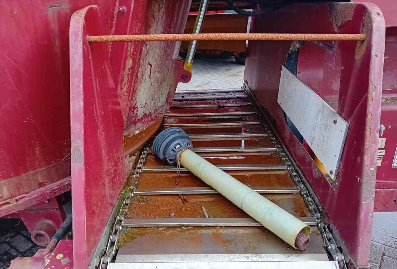 AGM W12 voermengwagen voermachines - عربة خلط الأعلاف: صورة 5 AGM W12 voermengwagen voermachines - عربة خلط الأعلاف: صورة 5