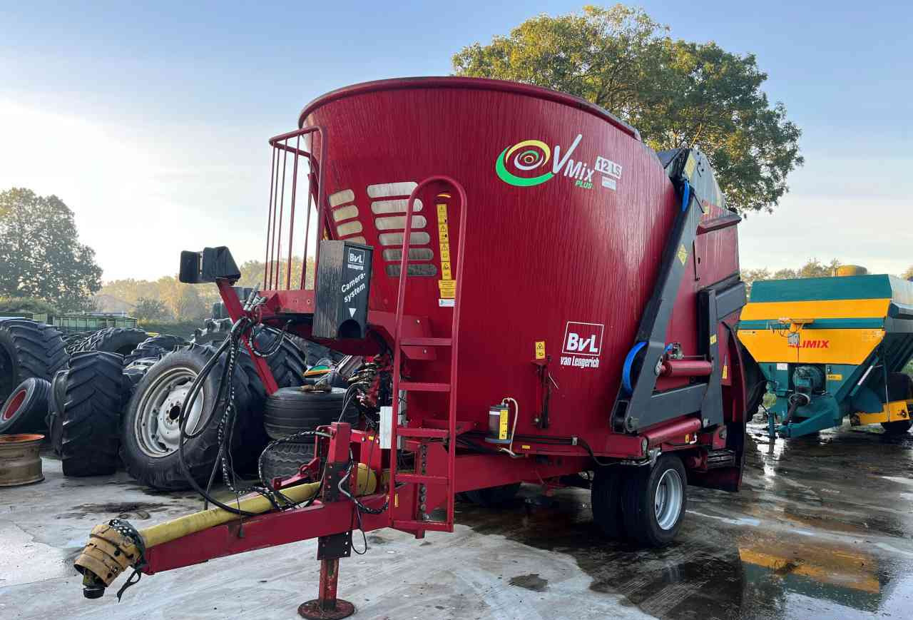 BVL V-Mix 12 LS Voermengwagen Voermachines - عربة خلط الأعلاف: صورة 2 BVL V-Mix 12 LS Voermengwagen Voermachines - عربة خلط الأعلاف: صورة 2