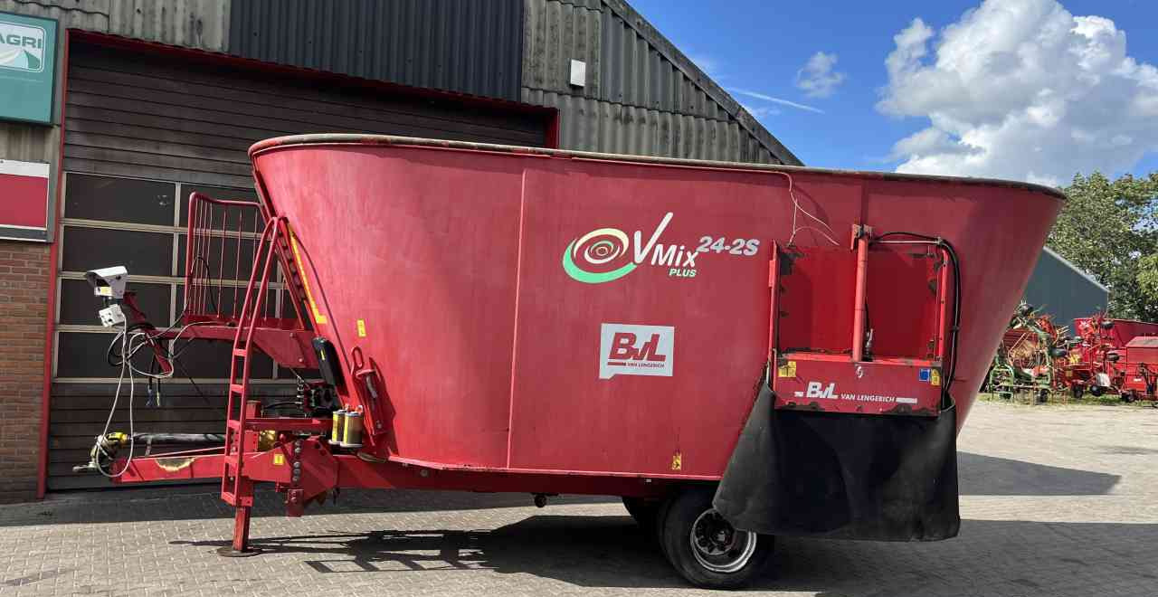 BVL V-Mix 24-2S Voermengwagen voermachines - عربة خلط الأعلاف: صورة 2 BVL V-Mix 24-2S Voermengwagen voermachines - عربة خلط الأعلاف: صورة 2