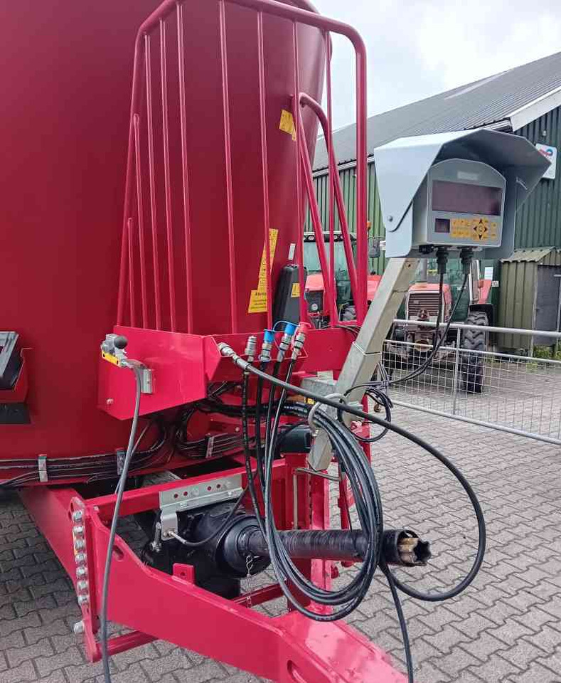 BVL V-Mix Plus 22-2S Voermengwagen Voermachines - عربة خلط الأعلاف: صورة 4 BVL V-Mix Plus 22-2S Voermengwagen Voermachines - عربة خلط الأعلاف: صورة 4