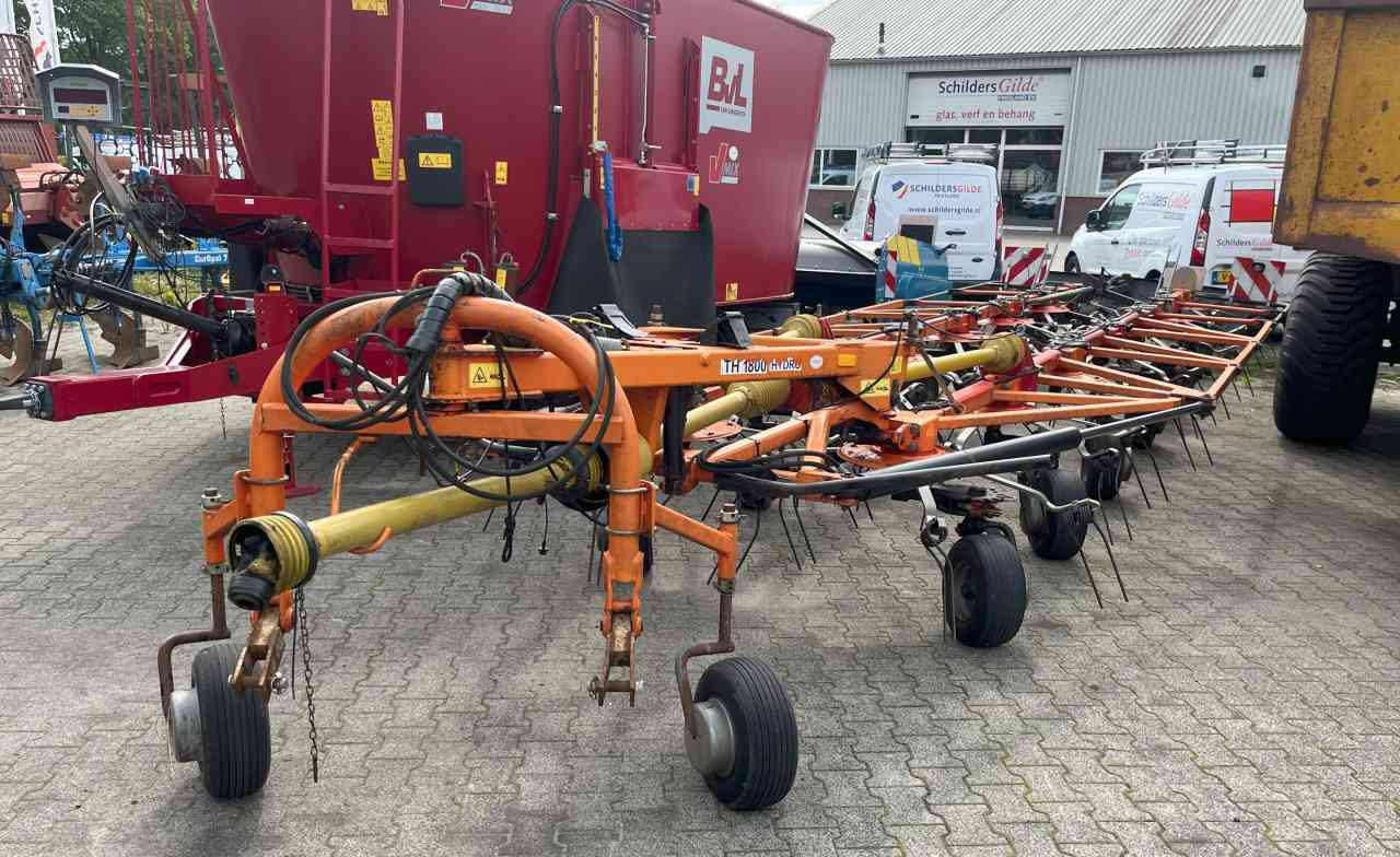 Fella TH 1800 Hydro getrokken schudder, weidebouwmachines - آلة تيبيس العشب/ آلة جمع العشب: صورة 1 Fella TH 1800 Hydro getrokken schudder, weidebouwmachines - آلة تيبيس العشب/ آلة جمع العشب: صورة 1