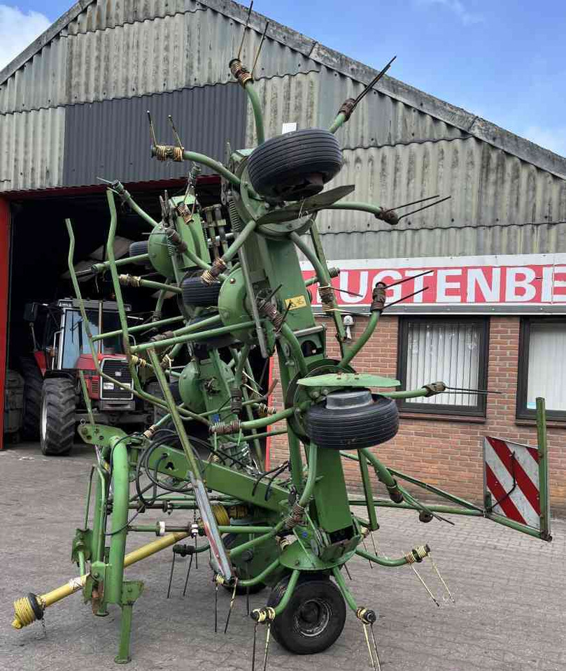 Krone KW 8.80/8 Schudder Tedder Kreiselheuer weidebouwmachines - آلة تيبيس العشب/ آلة جمع العشب: صورة 3 Krone KW 8.80/8 Schudder Tedder Kreiselheuer weidebouwmachines - آلة تيبيس العشب/ آلة جمع العشب: صورة 3