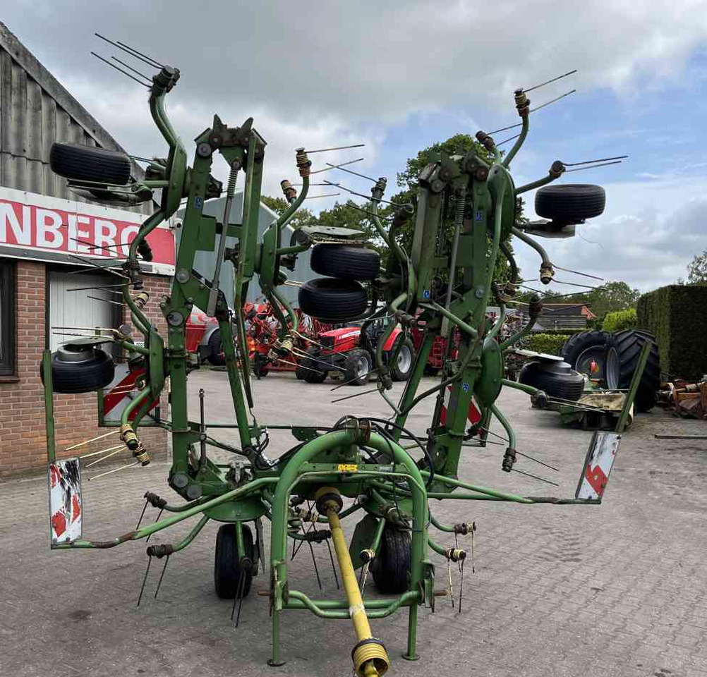 Krone KW 8.80/8 Schudder Tedder Kreiselheuer weidebouwmachines - آلة تيبيس العشب/ آلة جمع العشب: صورة 2 Krone KW 8.80/8 Schudder Tedder Kreiselheuer weidebouwmachines - آلة تيبيس العشب/ آلة جمع العشب: صورة 2