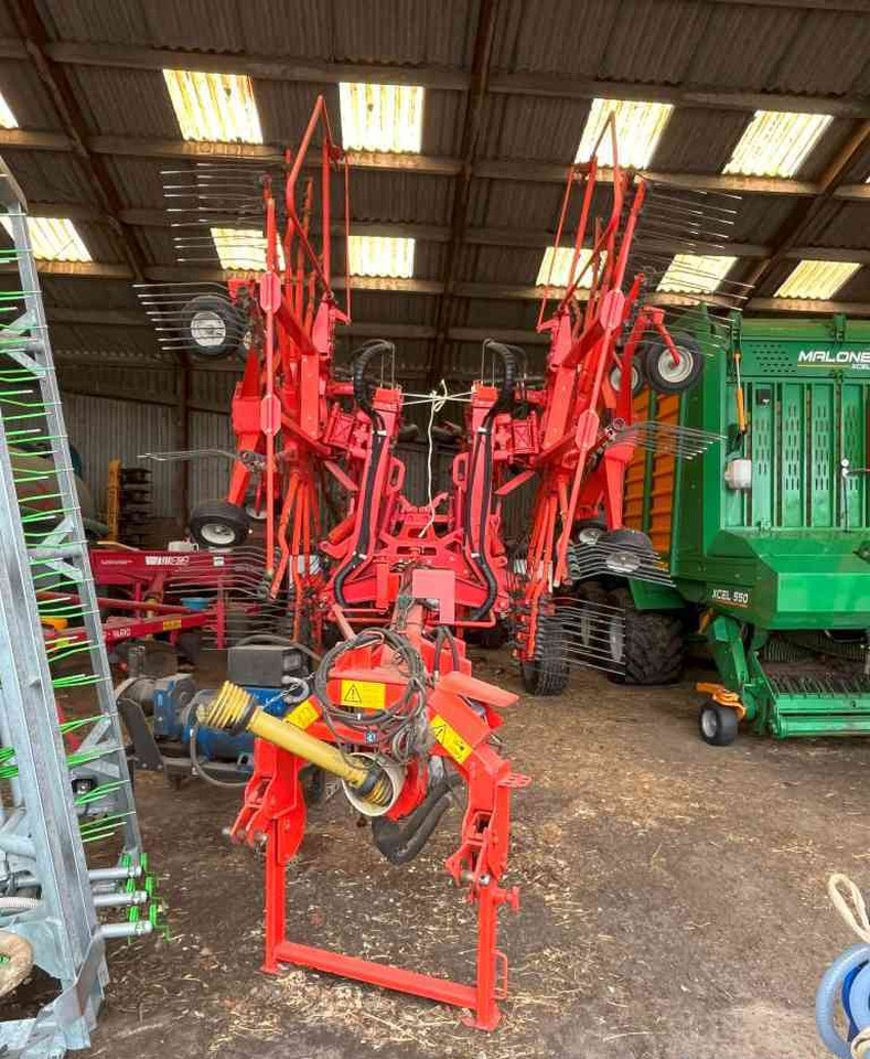 Kuhn GA 8521 zwadhark zwiller rugger rake weidebouwmachines - آلة تيبيس العشب/ آلة جمع العشب: صورة 3 Kuhn GA 8521 zwadhark zwiller rugger rake weidebouwmachines - آلة تيبيس العشب/ آلة جمع العشب: صورة 3