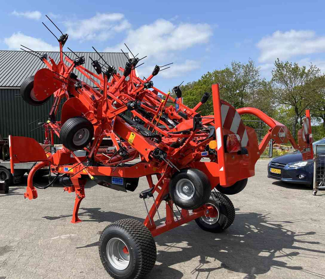 Kuhn GF8703T Schudder Tedder Kreiselheuer weidebouwmachines - آلة تيبيس العشب/ آلة جمع العشب: صورة 3 Kuhn GF8703T Schudder Tedder Kreiselheuer weidebouwmachines - آلة تيبيس العشب/ آلة جمع العشب: صورة 3