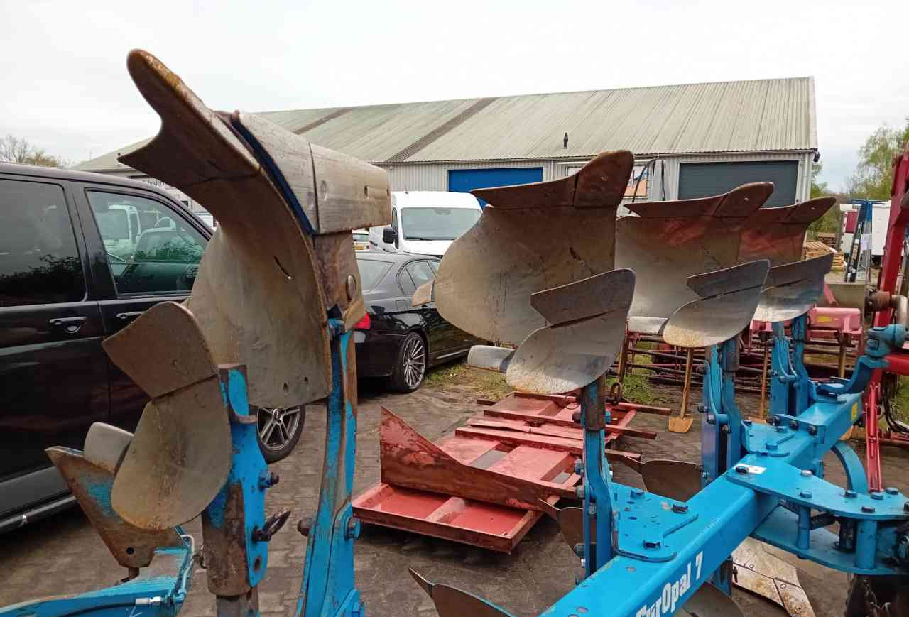 Lemken Europal 7 4+1 N90 - محراث: صورة 5 Lemken Europal 7 4+1 N90 - محراث: صورة 5