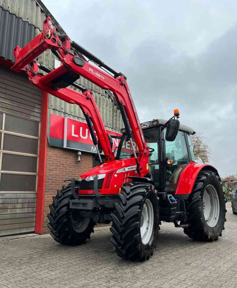 Massey Ferguson 5710S Dyna-4 Essential Voorlader Tractoren - جرار: صورة 2 Massey Ferguson 5710S Dyna-4 Essential Voorlader Tractoren - جرار: صورة 2