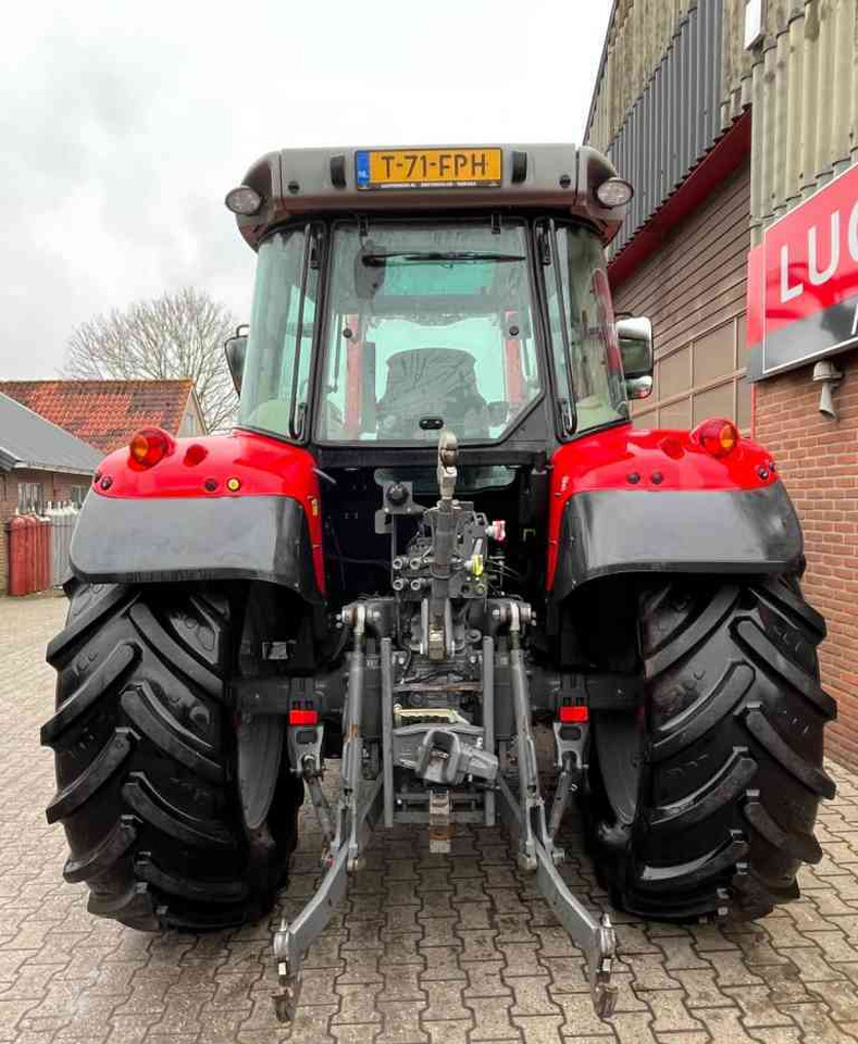 Massey Ferguson 5710S Dyna-4 Essential Voorlader Tractoren - جرار: صورة 4 Massey Ferguson 5710S Dyna-4 Essential Voorlader Tractoren - جرار: صورة 4