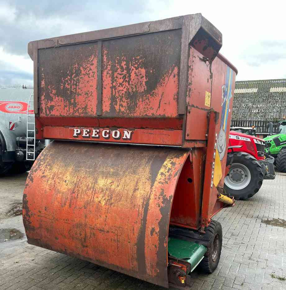 Peecon BIGA 10 voermengwagen, laadklep, voermachines - عربة خلط الأعلاف: صورة 4 Peecon BIGA 10 voermengwagen, laadklep, voermachines - عربة خلط الأعلاف: صورة 4