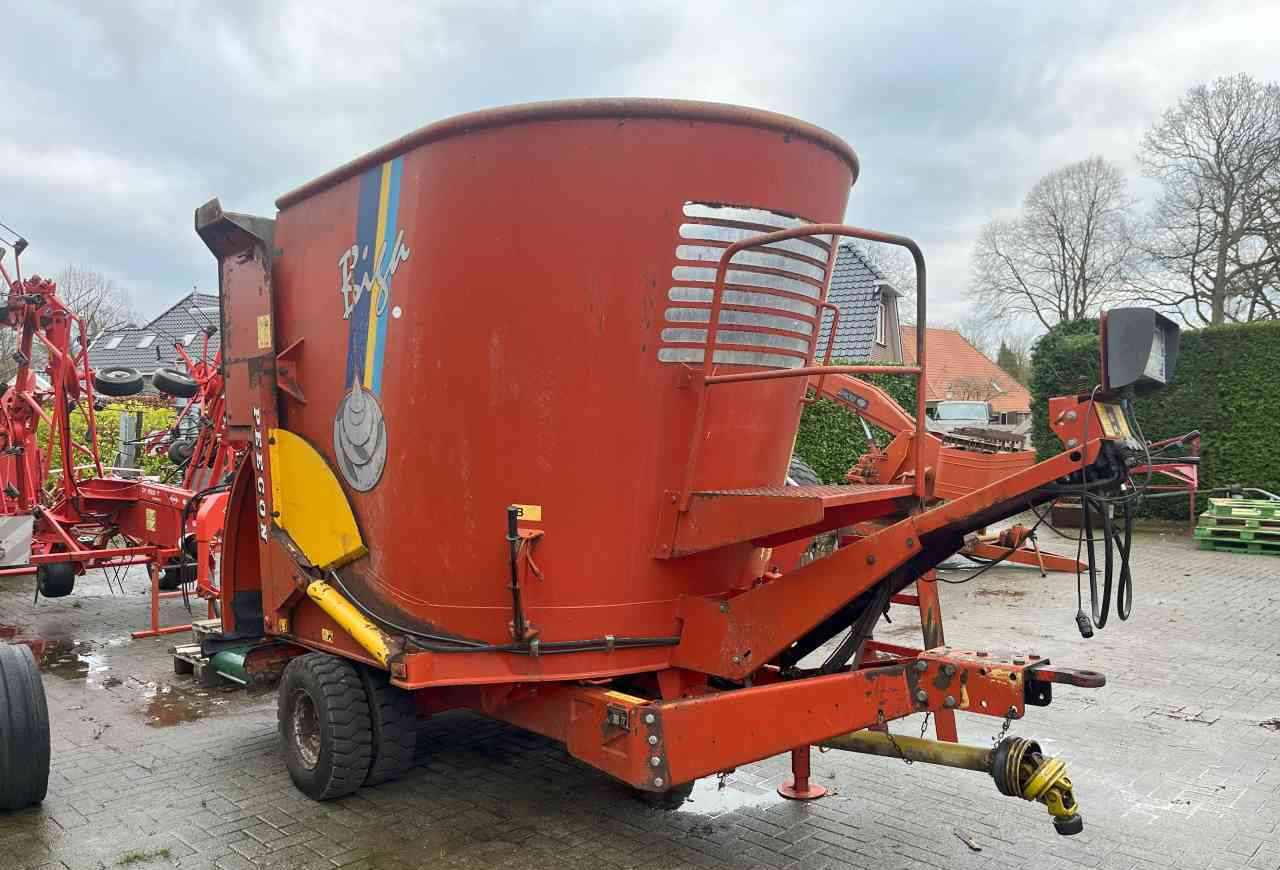 Peecon BIGA 10 voermengwagen, laadklep, voermachines - عربة خلط الأعلاف: صورة 3 Peecon BIGA 10 voermengwagen, laadklep, voermachines - عربة خلط الأعلاف: صورة 3