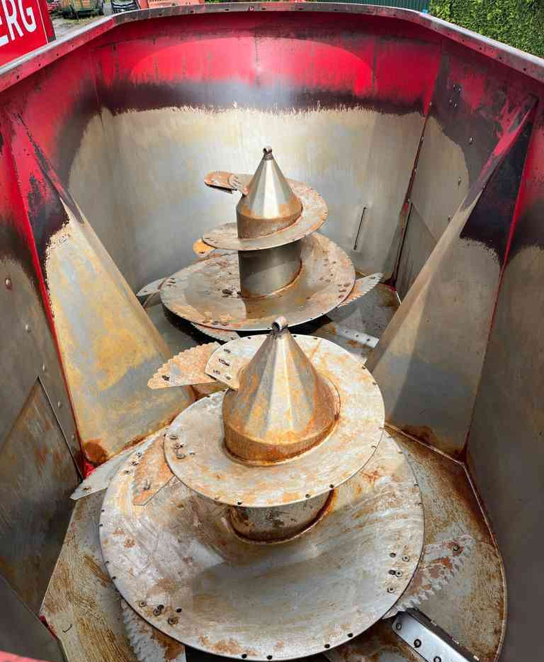 Peecon VME 250 Voermengwagen voermachines Peecon VME 250 Voermengwagen voermachines: صورة 7