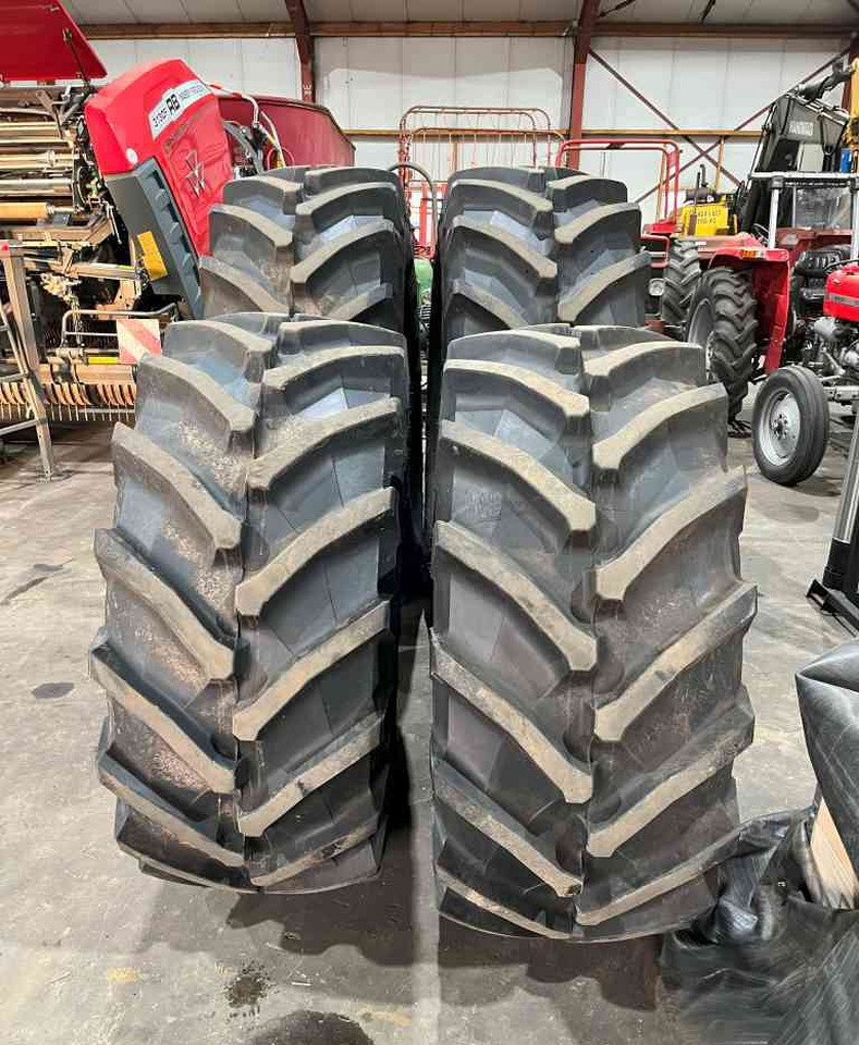 Trelleborg TM800 710/70-R38 & 600/65-R28 - الإطارات والجنوط - الآلات الزراعية: صورة 2 Trelleborg TM800 710/70-R38 & 600/65-R28 - الإطارات والجنوط - الآلات الزراعية: صورة 2