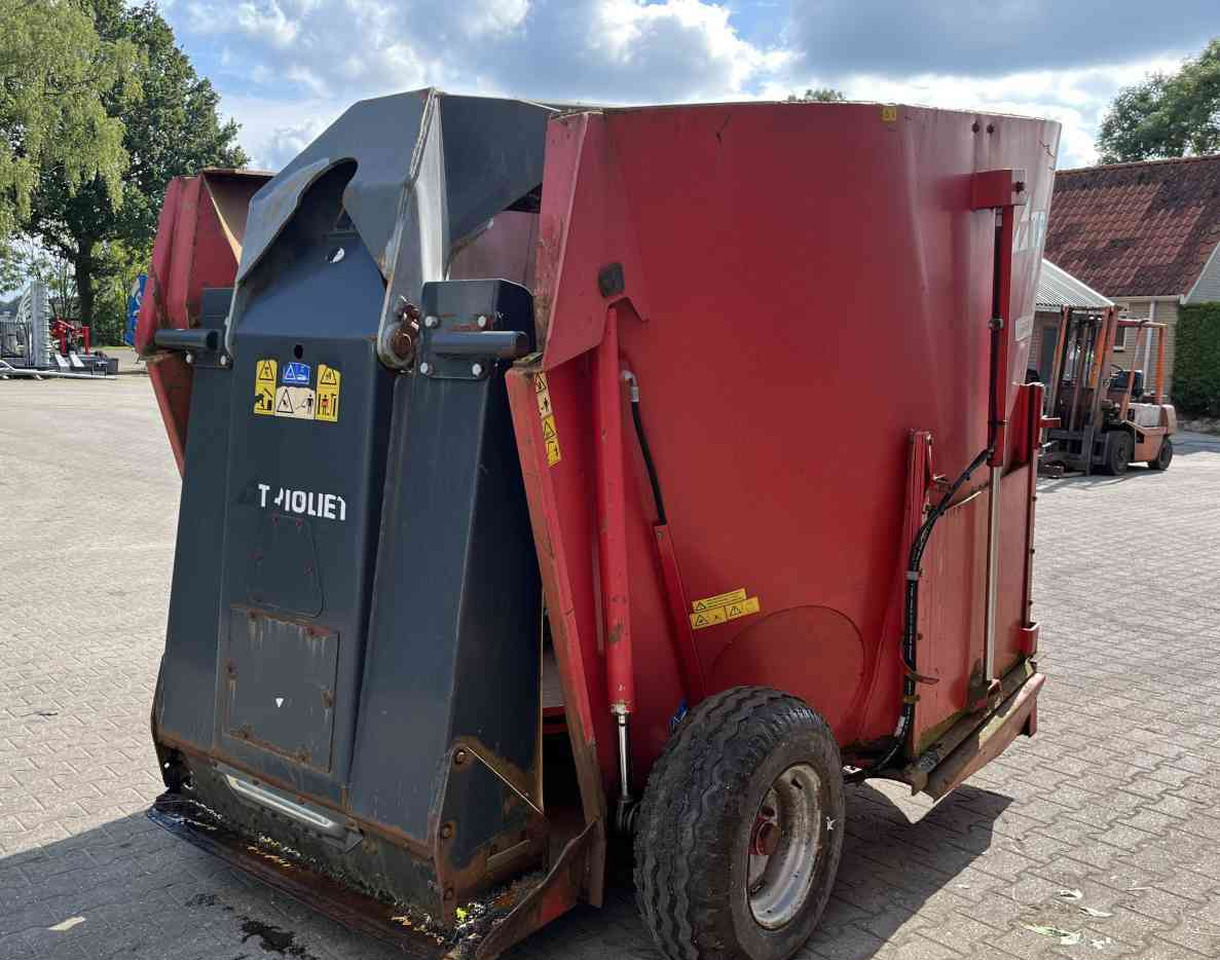Trioliet Gigant 900 voermengwagen zelfladend Voermachines - عربة خلط الأعلاف: صورة 3 Trioliet Gigant 900 voermengwagen zelfladend Voermachines - عربة خلط الأعلاف: صورة 3