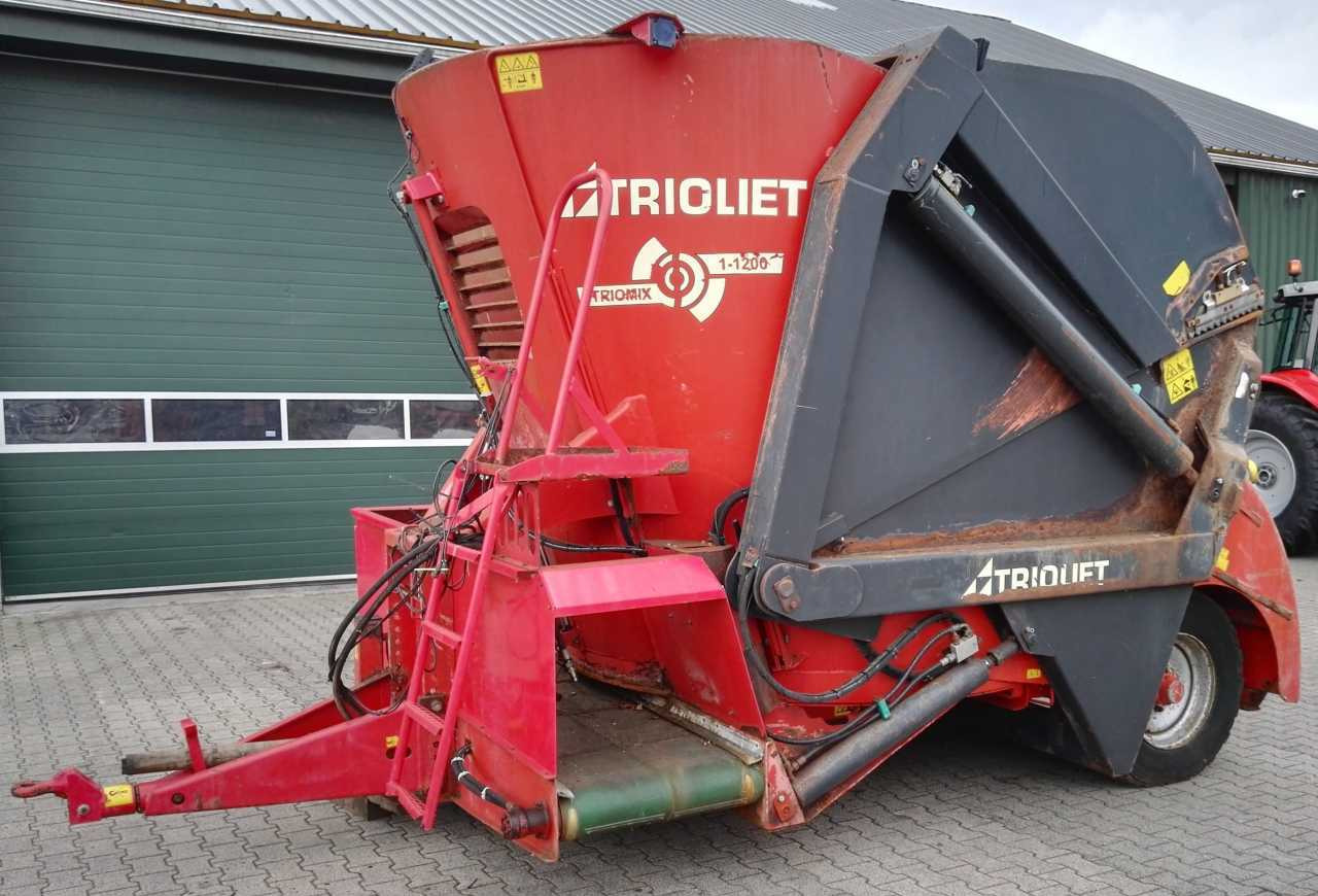 Trioliet Trioliet Triomix 12 1-1200 Mengwagen Voermachines - عربة خلط الأعلاف: صورة 1 Trioliet Trioliet Triomix 12 1-1200 Mengwagen Voermachines - عربة خلط الأعلاف: صورة 1