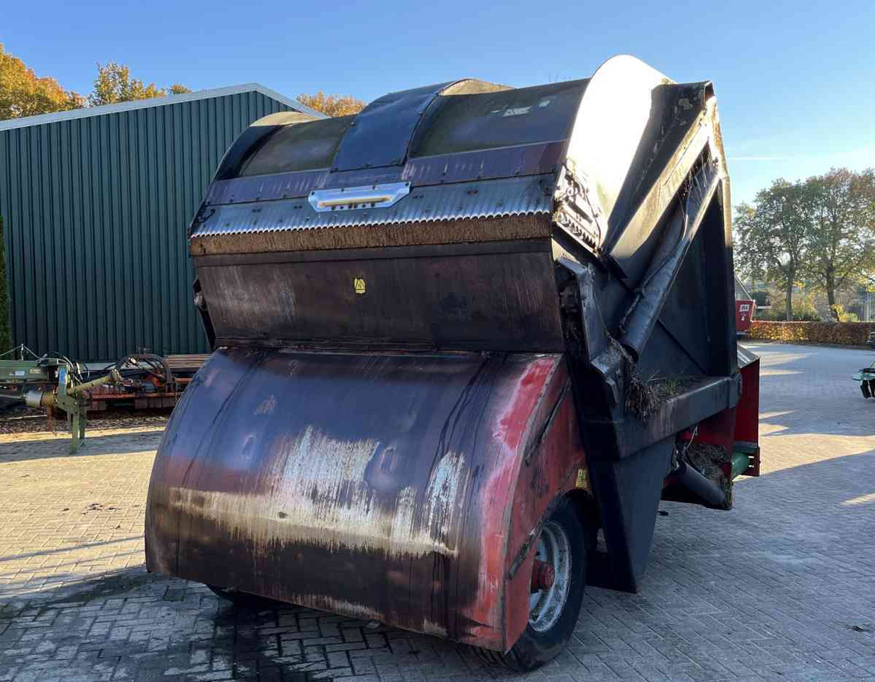 Trioliet Triomix 1200 zelfladende voermengwagen voermachines - عربة خلط الأعلاف: صورة 3 Trioliet Triomix 1200 zelfladende voermengwagen voermachines - عربة خلط الأعلاف: صورة 3