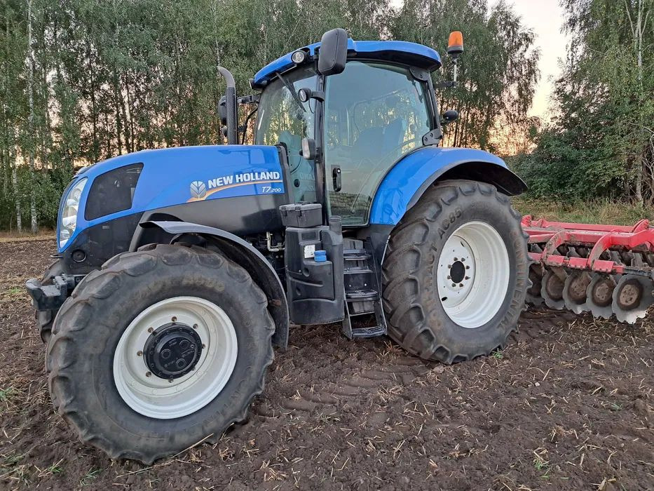 Ciągnik New Holland T7 200 RANGE COMMAND - جرار: صورة 4 Ciągnik New Holland T7 200 RANGE COMMAND - جرار: صورة 4