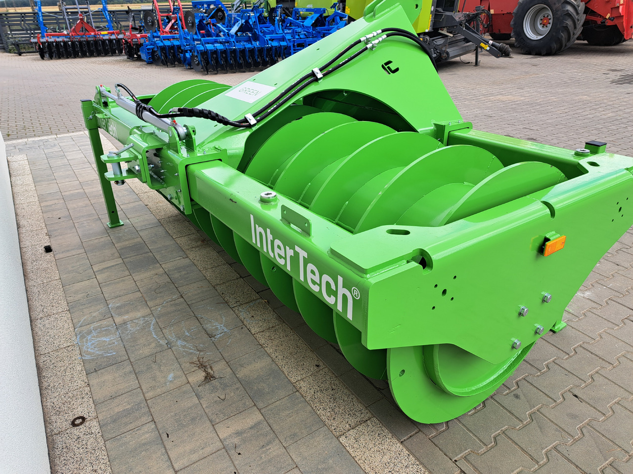 INTER-TECH 3.0m wał dogniatający - اسطوانة المزرعة: صورة 3 INTER-TECH 3.0m wał dogniatający - اسطوانة المزرعة: صورة 3