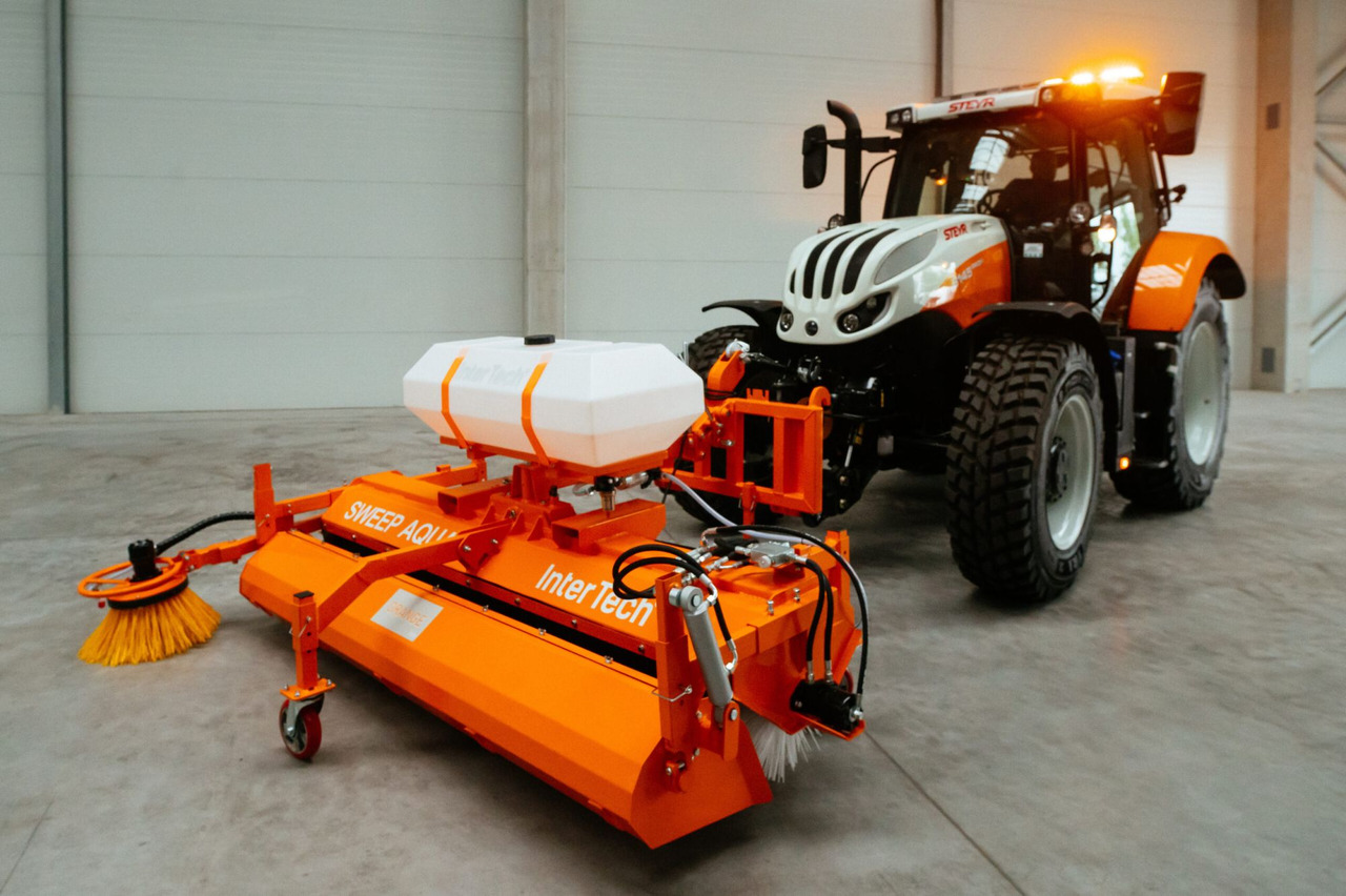 Zamiatarka Sweep - مكنسة - جرار: صورة 1 Zamiatarka Sweep - مكنسة - جرار: صورة 1