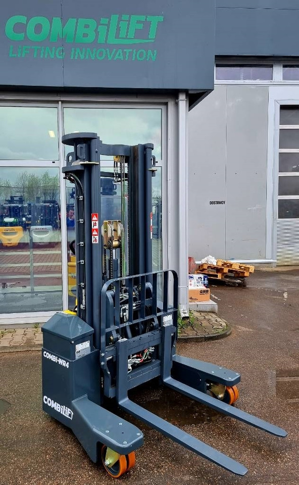 Aisle-Master WR4 - BRAND NEW - شاحنة مناولة بأربعة اتجاهات: صورة 5 Aisle-Master WR4 - BRAND NEW - شاحنة مناولة بأربعة اتجاهات: صورة 5