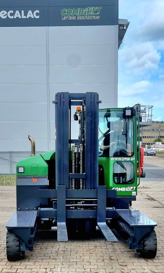 Combilift C 4000 MK4 DIESEL - شاحنة مناولة بأربعة اتجاهات: صورة 4 Combilift C 4000 MK4 DIESEL - شاحنة مناولة بأربعة اتجاهات: صورة 4