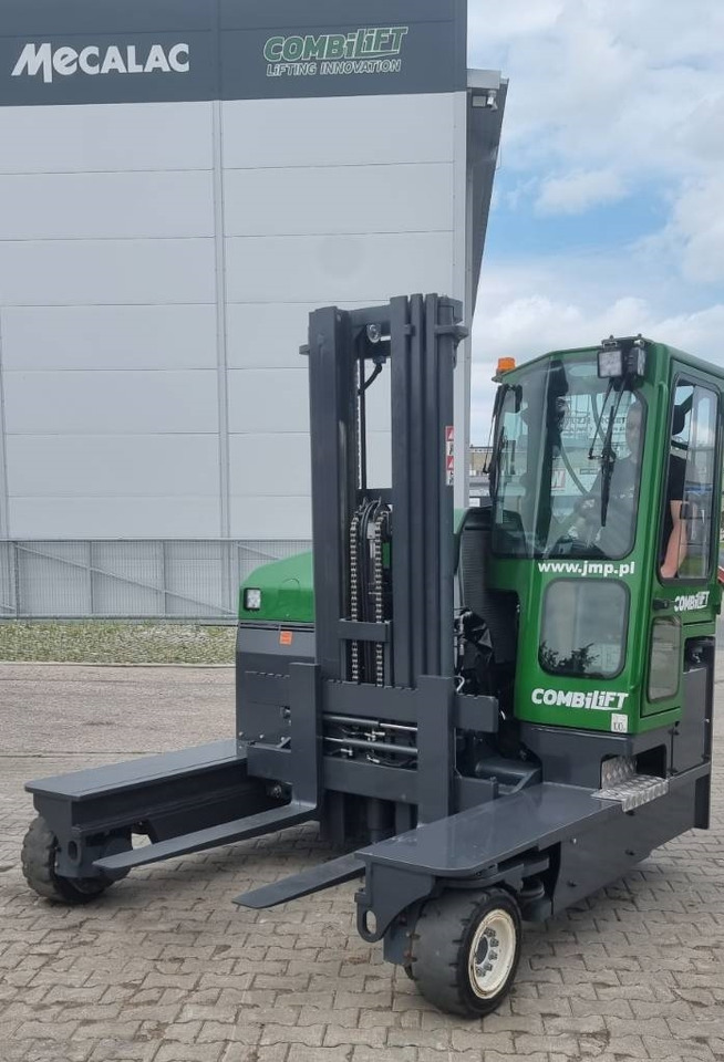 Combilift C 4000 MK4 DIESEL - شاحنة مناولة بأربعة اتجاهات: صورة 5 Combilift C 4000 MK4 DIESEL - شاحنة مناولة بأربعة اتجاهات: صورة 5