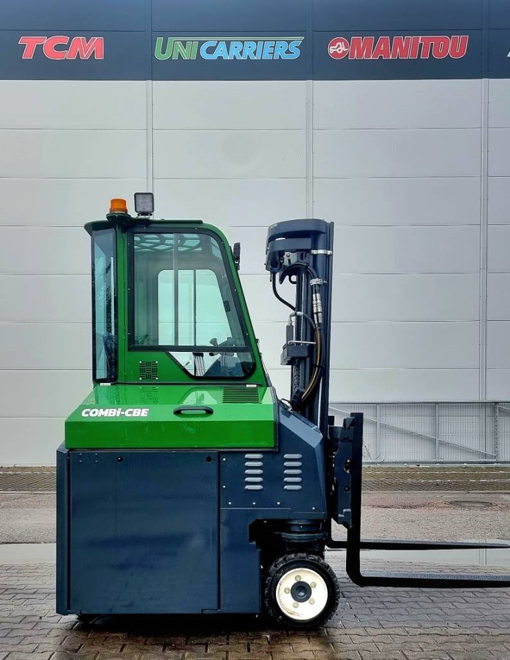 Combilift CBE 2500 - شاحنة مناولة بأربعة اتجاهات: صورة 4 Combilift CBE 2500 - شاحنة مناولة بأربعة اتجاهات: صورة 4