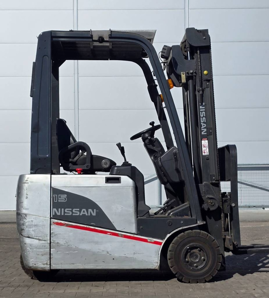 Nissan 1N1L 15Q - رافعة شوكية كهربائية: صورة 2 Nissan 1N1L 15Q - رافعة شوكية كهربائية: صورة 2