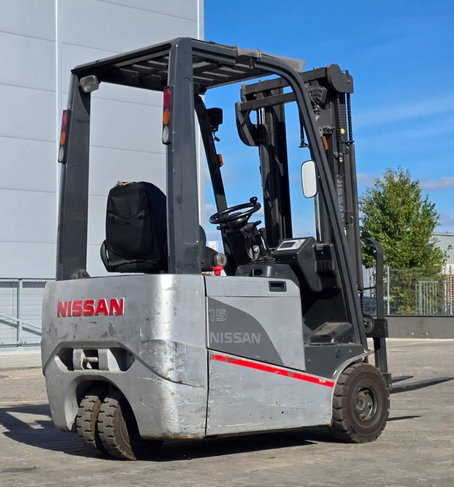 Nissan 1N1L 15Q - رافعة شوكية كهربائية: صورة 4 Nissan 1N1L 15Q - رافعة شوكية كهربائية: صورة 4