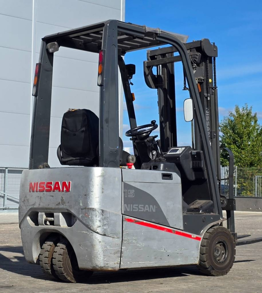 Nissan 1N1L 15Q - رافعة شوكية كهربائية: صورة 5 Nissan 1N1L 15Q - رافعة شوكية كهربائية: صورة 5