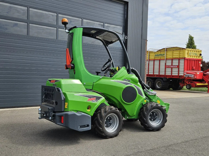 Avant 528 Rental mini-shovel - اللودر المجنزر صغير: صورة 3 Avant 528 Rental mini-shovel - اللودر المجنزر صغير: صورة 3