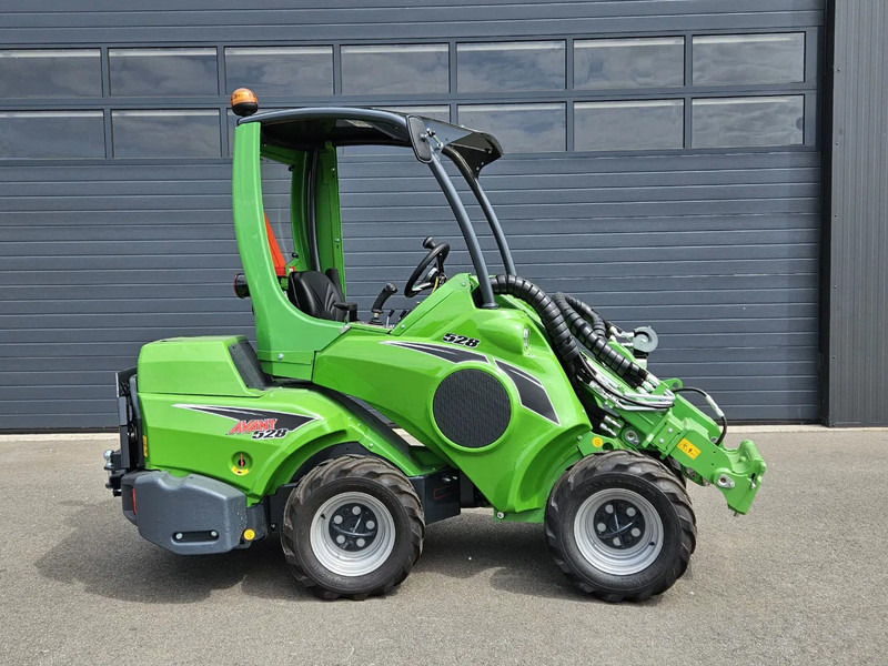 Avant 528 Rental mini-shovel - اللودر المجنزر صغير: صورة 2 Avant 528 Rental mini-shovel - اللودر المجنزر صغير: صورة 2