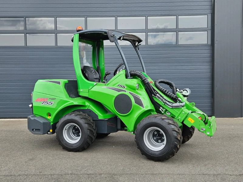 Avant 755i TDL+ mini-shovel - اللودر المجنزر صغير: صورة 2 Avant 755i TDL+ mini-shovel - اللودر المجنزر صغير: صورة 2