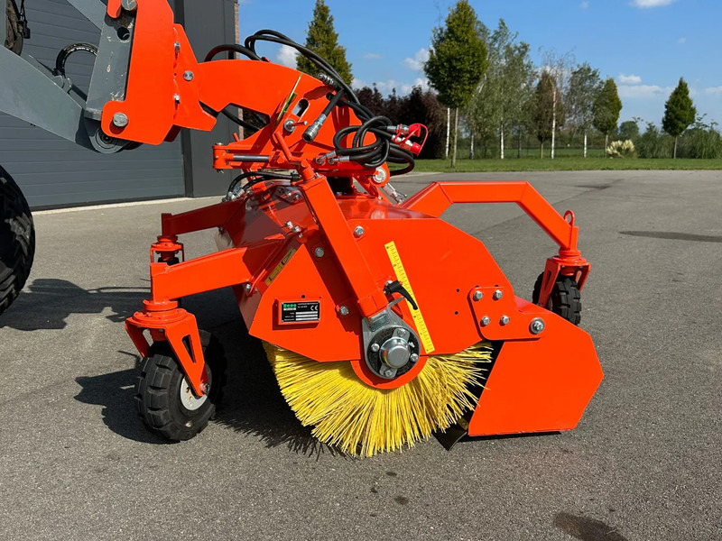 Holaras H-150 Veegmachine - كناسة المناطق الصناعية: صورة 5 Holaras H-150 Veegmachine - كناسة المناطق الصناعية: صورة 5