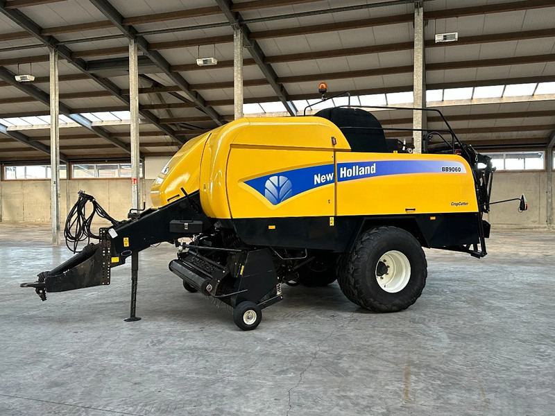 New Holland BB9060 Cropcutter - الآلات الزراعية: صورة 2 New Holland BB9060 Cropcutter - الآلات الزراعية: صورة 2