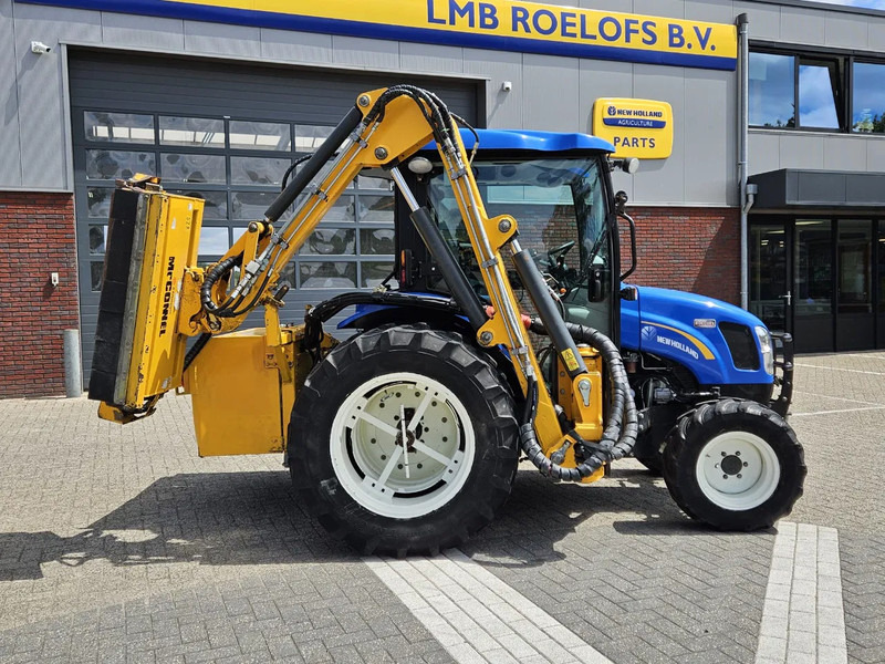 New Holland Boomer 3050 met Bos Maaiarm - جرار صغير: صورة 3 New Holland Boomer 3050 met Bos Maaiarm - جرار صغير: صورة 3