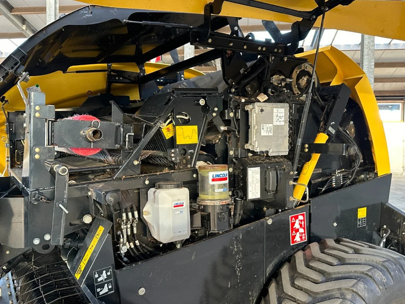 حصادة New Holland Roll baler 125: صورة 9