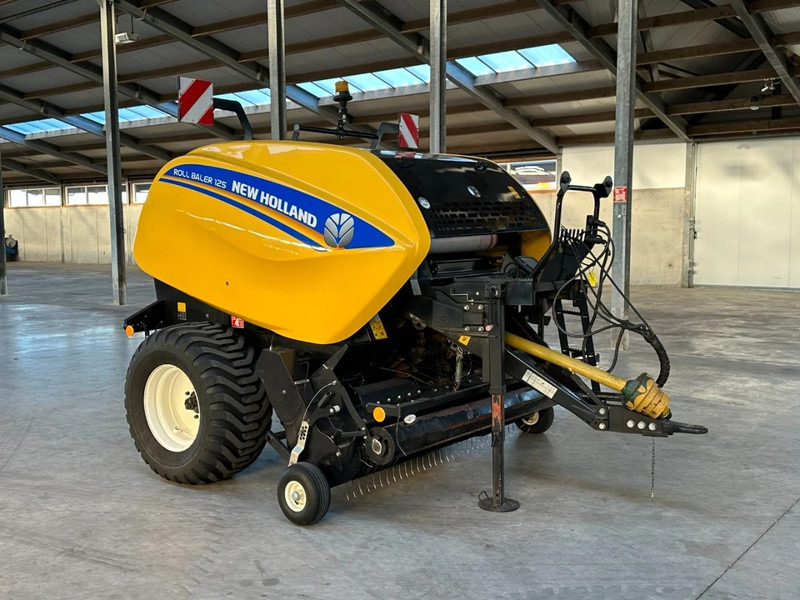 حصادة New Holland Roll baler 125: صورة 16