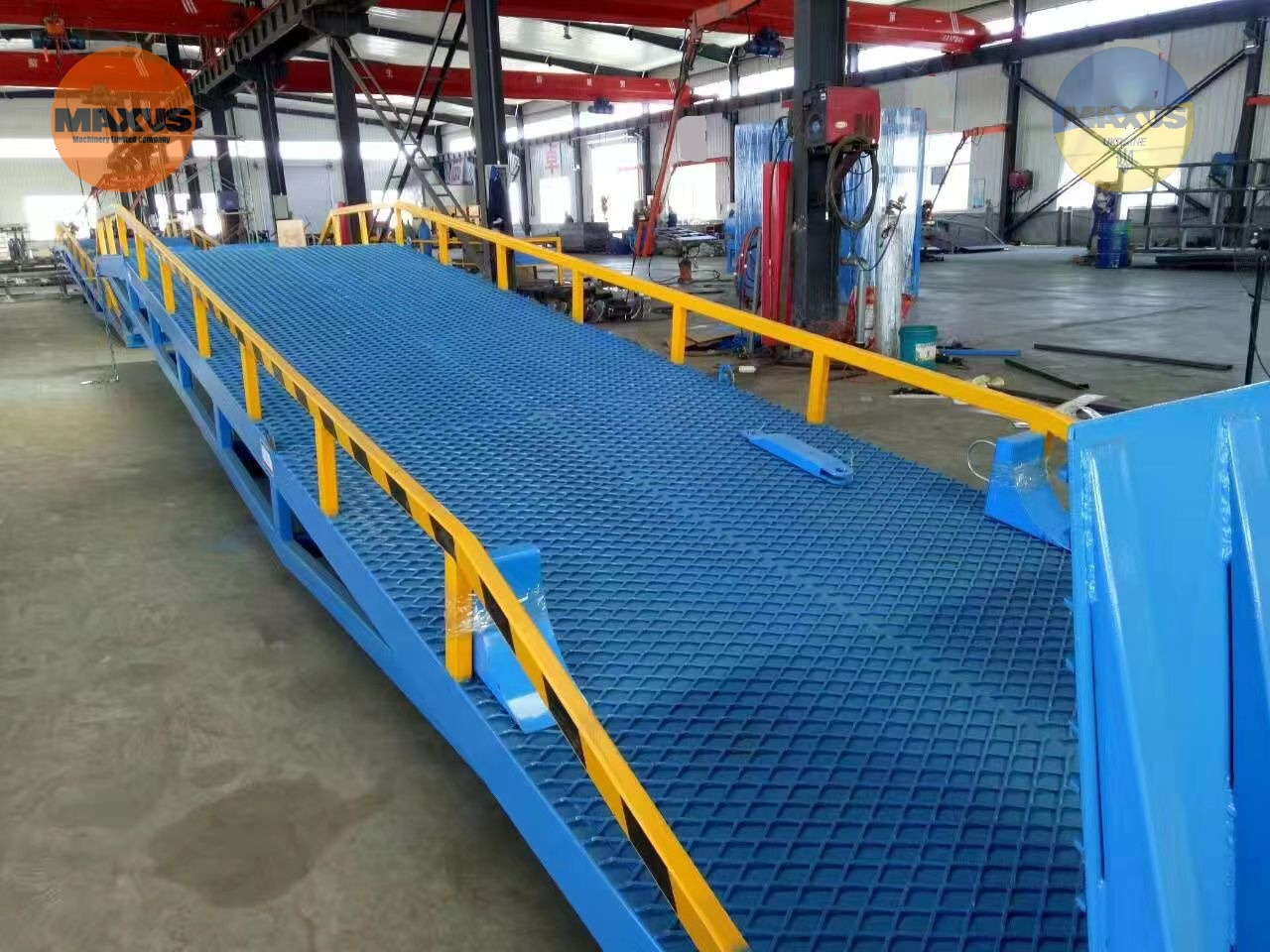Maxus Rampă mobilă de încărcare nouă cu capacitate de 10 tone - منحدر تحميل: صورة 3 Maxus Rampă mobilă de încărcare nouă cu capacitate de 10 tone - منحدر تحميل: صورة 3