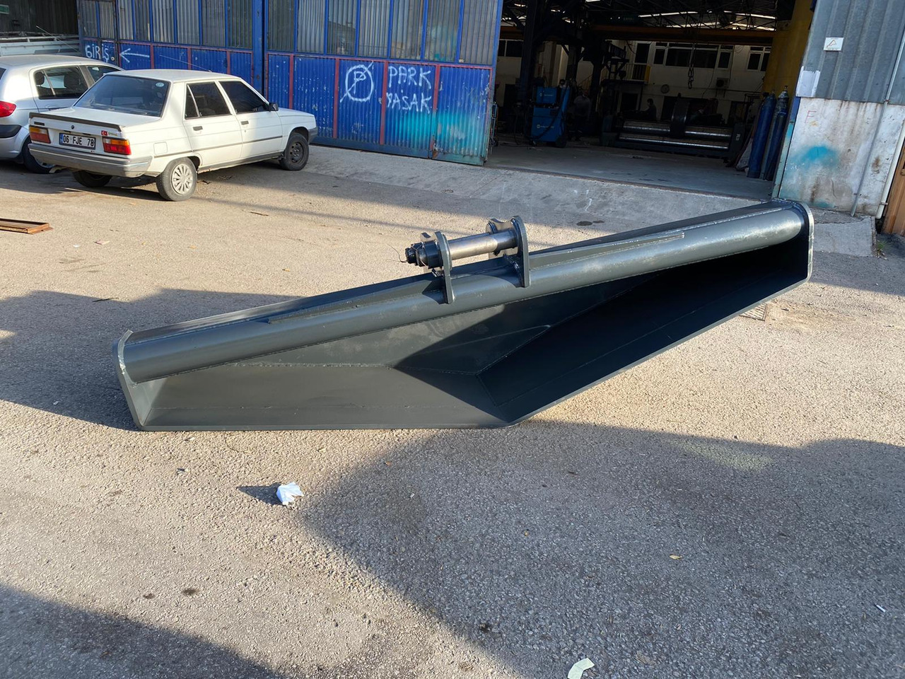 Komatsu PC200 - بكت حفار - آلات البناء: صورة 3 Komatsu PC200 - بكت حفار - آلات البناء: صورة 3