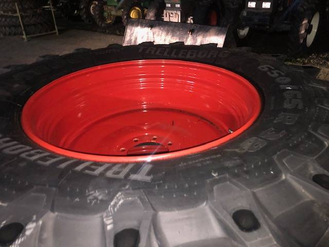 Trelleborg 650/65 R38 + 540/65 R28 TM800 - الإطارات والجنوط - الآلات الزراعية: صورة 3 Trelleborg 650/65 R38 + 540/65 R28 TM800 - الإطارات والجنوط - الآلات الزراعية: صورة 3